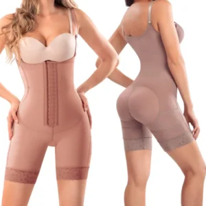 Short senos libres con broches frontales