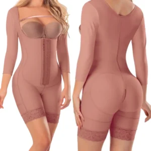 Short senos libres con mangas